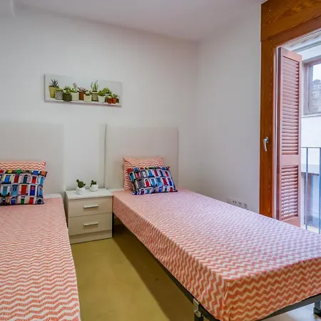 Vivalidays Urban Tossa House Holiday home *