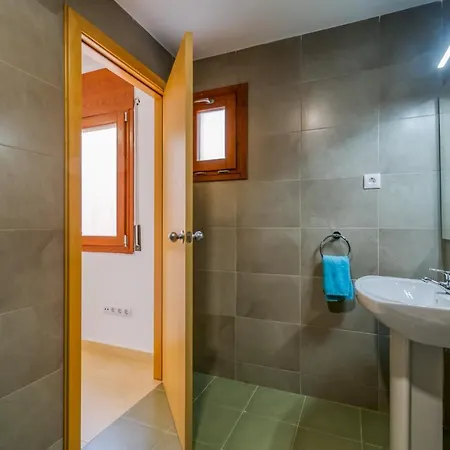 Vivalidays Urban Tossa House Holiday home *